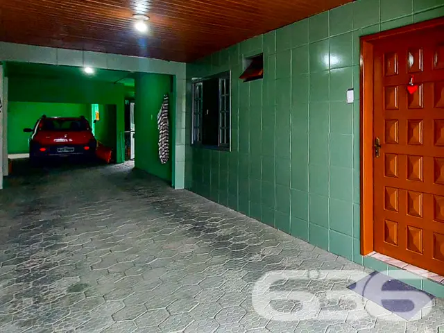 BAIRRO AVENTUREIRO: DUAS CASAS EM UM SÓ TERRENO -