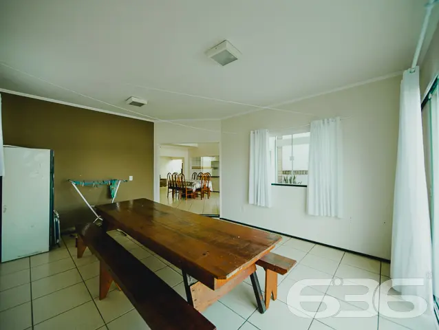 REALIZE SEU SONHO: SOBRADO COM 4 SUÍTES, EM BALNEÁ