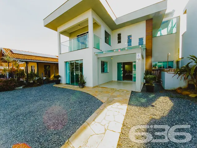 REALIZE SEU SONHO: SOBRADO COM 4 SUÍTES, EM BALNEÁ