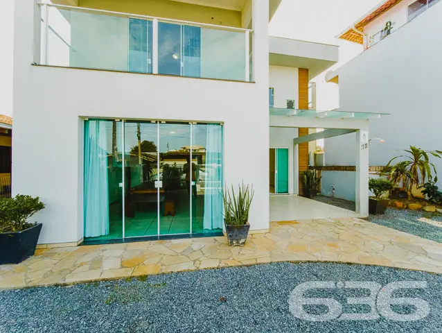 REALIZE SEU SONHO: SOBRADO COM 4 SUÍTES, EM BALNEÁ