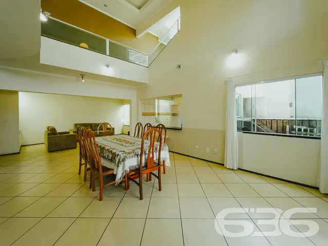 REALIZE SEU SONHO: SOBRADO COM 4 SUÍTES, EM BALNEÁ