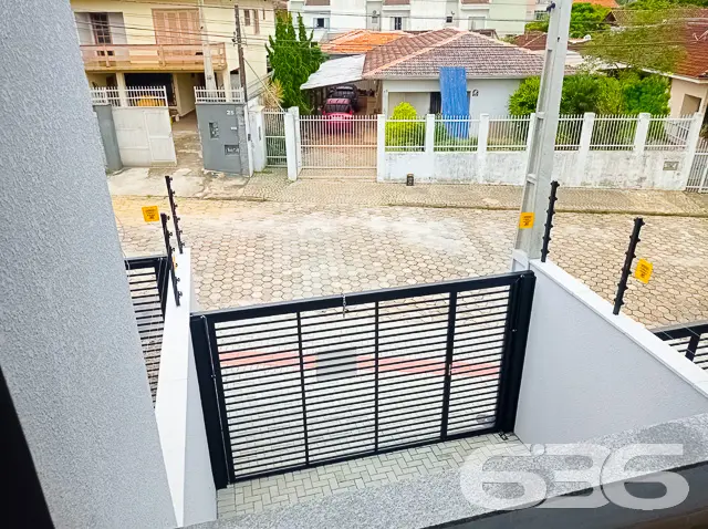 SOBRADO COM 1 SUÍTE E 2 QUARTOS NO BAIRRO BOA VIST