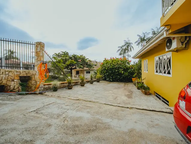 AMPLO IMÓVEL À VENDA NO BAIRRO FLORESTA, EM JOINVI
