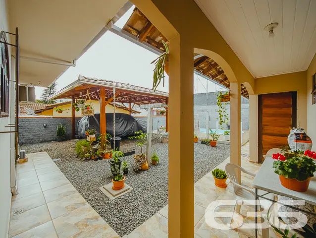 LINDA RESIDÊNCIA COM SUÍTE + 2 QUARTOS NO BAIRRO S