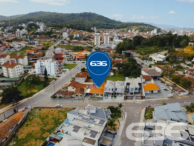 LINDA RESIDÊNCIA COM SUÍTE + 2 QUARTOS NO BAIRRO S