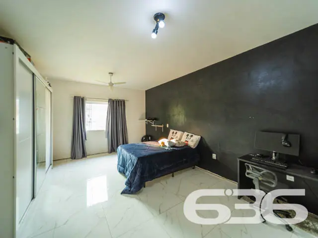 EXCELENTE IMÓVEL COM 4 QUARTOS NO BAIRRO IRIRIÚ EM