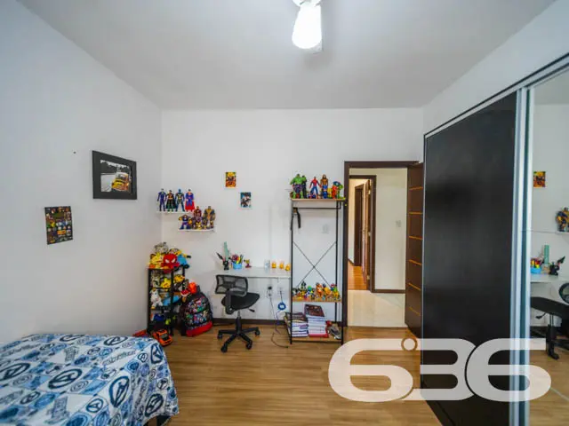 EXCELENTE IMÓVEL COM 4 QUARTOS NO BAIRRO IRIRIÚ EM