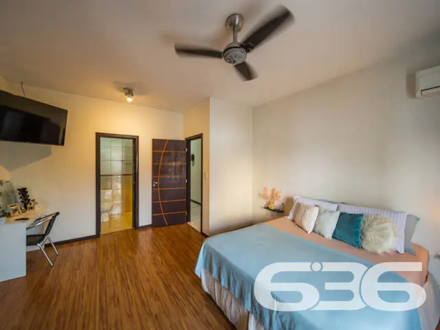 EXCELENTE IMÓVEL COM 4 QUARTOS NO BAIRRO IRIRIÚ EM