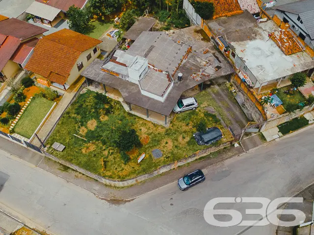 AMPLA RESIDÊNCIA COM DUAS SUÍTES + QUARTO - ESTUDA