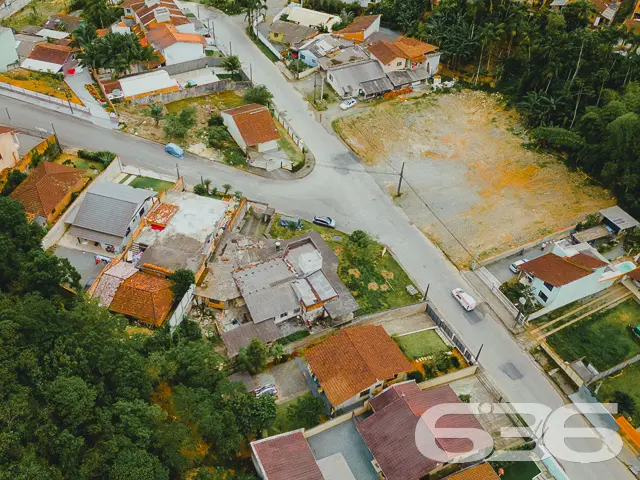 AMPLA RESIDÊNCIA COM DUAS SUÍTES + QUARTO - ESTUDA