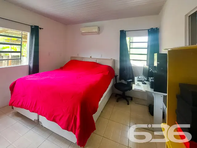 AMPLA RESIDÊNCIA COM DUAS SUÍTES + QUARTO - ESTUDA