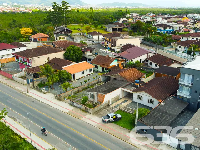 EXCELENTE TERRENO NO BAIRRO ESPINHEIROS EM JOINVIL
