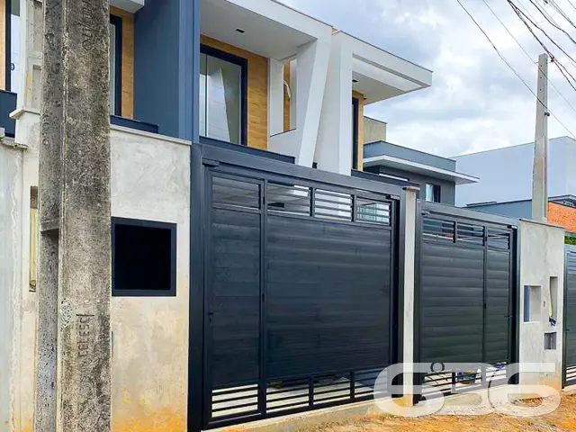 AMPLO SOBRADO COM SUÍTE + 2 QUARTOS NO BAIRRO FLOR
