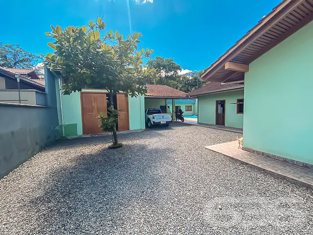 IMÓVEL COM 4 QUARTOS + EDÍCULA NO BAIRRO VILA NOVA