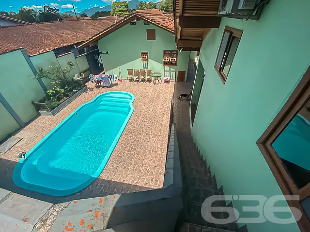 IMÓVEL COM 4 QUARTOS + EDÍCULA NO BAIRRO VILA NOVA