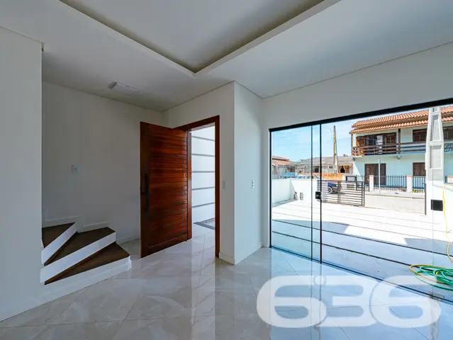 Sobrado com 3 quartos no bairro Costeira, Balneári