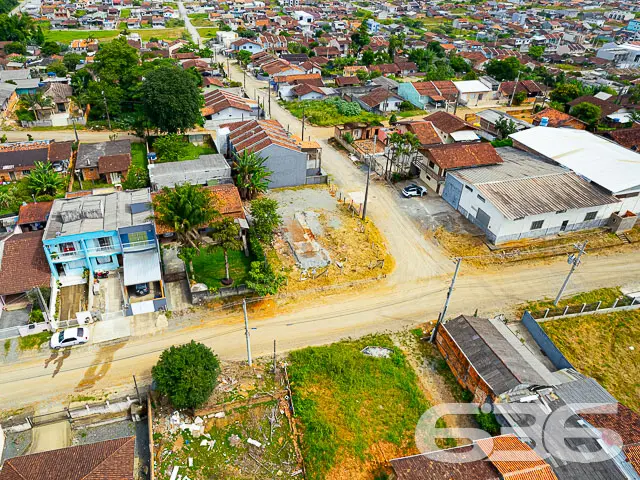 TERRENO DE ESQUINA À VENDA NO BAIRRO ITINGA, ARAQU