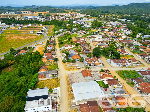 TERRENO DE ESQUINA À VENDA NO BAIRRO ITINGA, ARAQU