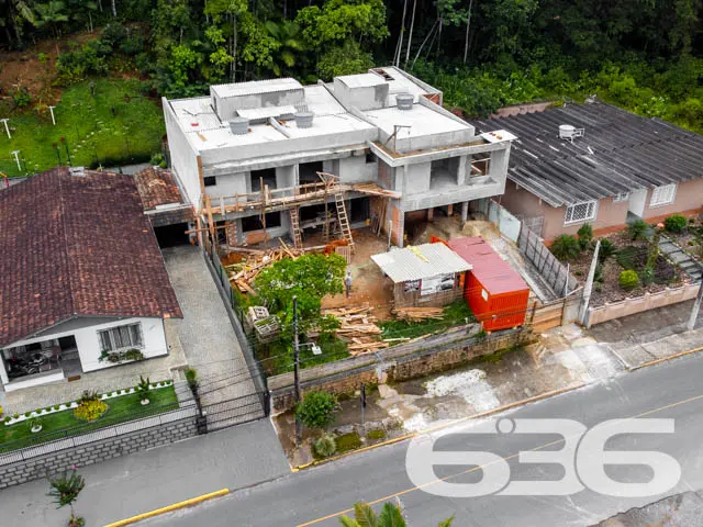 SOBRADO DE ALTO PADRÃO COM SUÍTE + 2 QUARTOS NO BA