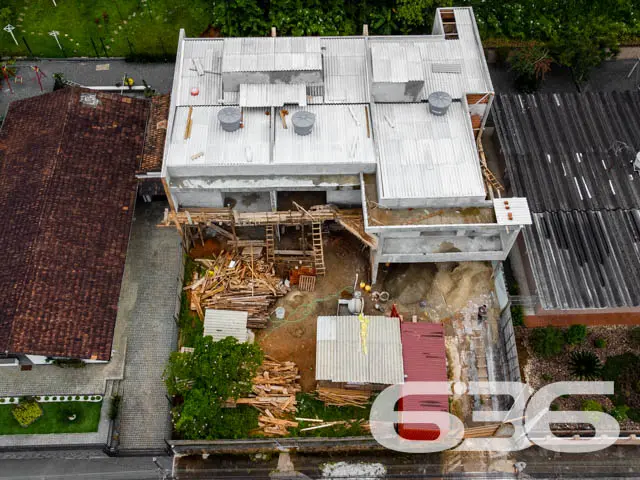 SOBRADO DE ALTO PADRÃO COM SUÍTE + 2 QUARTOS NO BA