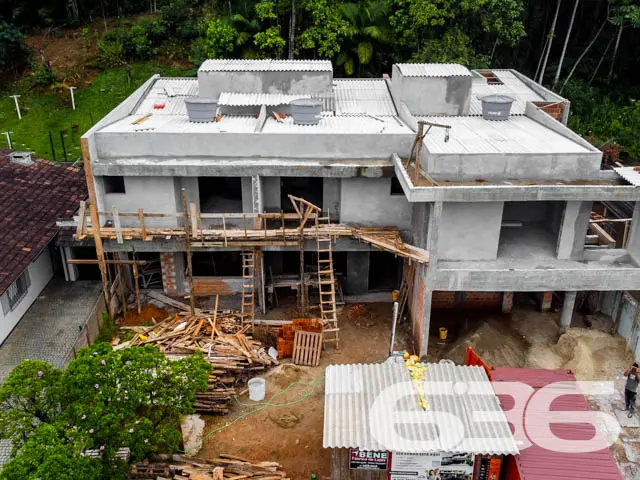 SOBRADO DE ALTO PADRÃO COM SUÍTE + 2 QUARTOS NO BA
