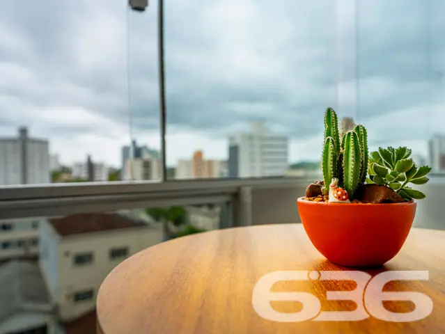 Apartamento de 147m² no bairro Bucarein. Com uma r
