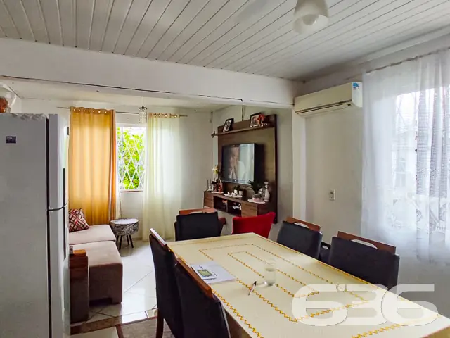 CASA DE ESQUINA COM UM GRANDE TERRENO - ESTUDA PER