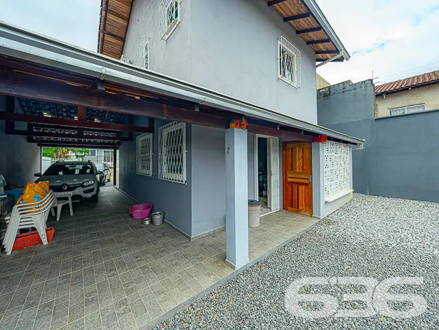 SOBRADO AMPLO NA ZONA SUL DE JOINVILLE-SC

Se você