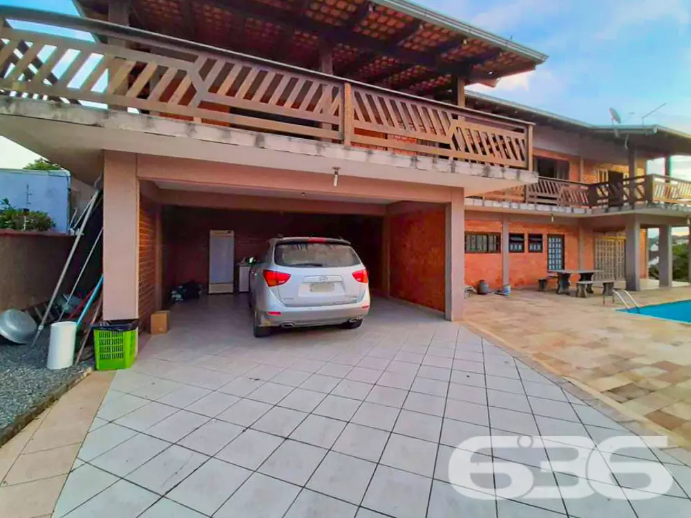 OPORTUNIDADE DE SOBRADO COM 3 QUARTOS NO BAIRRO F