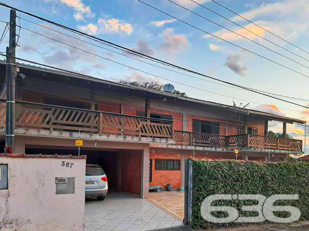 OPORTUNIDADE DE SOBRADO COM 3 QUARTOS NO BAIRRO F