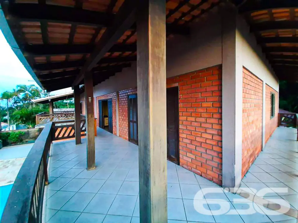 OPORTUNIDADE DE SOBRADO COM 3 QUARTOS NO BAIRRO F
