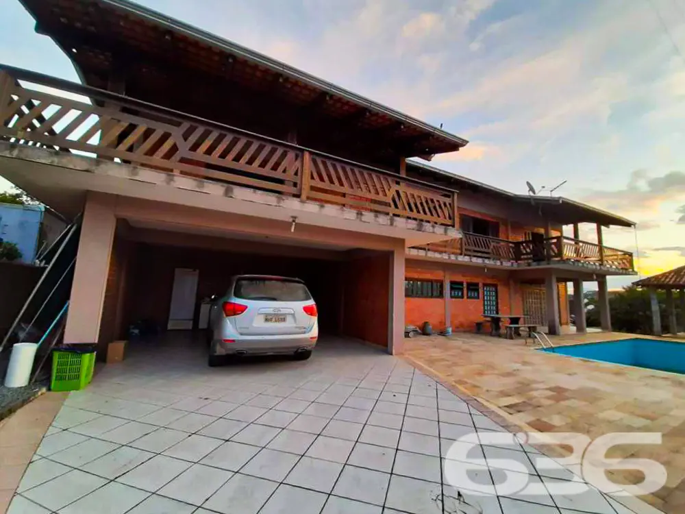 OPORTUNIDADE DE SOBRADO COM 3 QUARTOS NO BAIRRO F