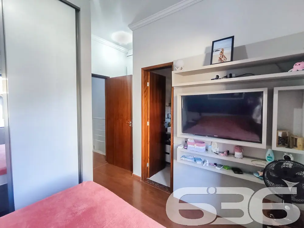 SOBRADO COM SUÍTE + 2 QUARTOS NO BAIRRO COSTA E SI