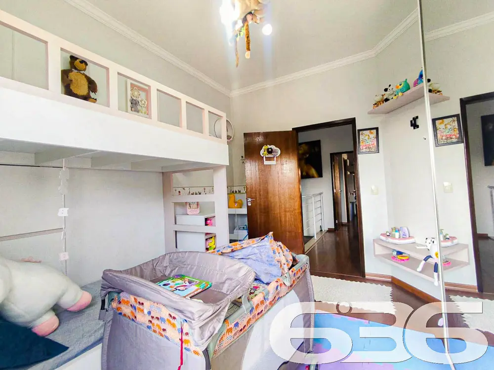 SOBRADO COM SUÍTE + 2 QUARTOS NO BAIRRO COSTA E SI