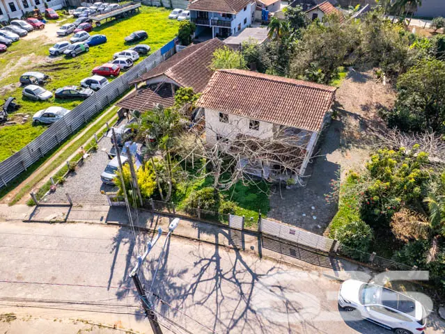 VENDE-SE DUAS CASAS EM MINI CHÁCARA A 300M DA LAGO