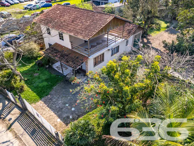 VENDE-SE DUAS CASAS EM MINI CHÁCARA A 300M DA LAGO