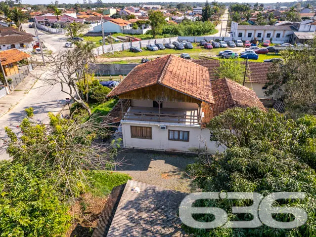 VENDE-SE DUAS CASAS EM MINI CHÁCARA A 300M DA LAGO