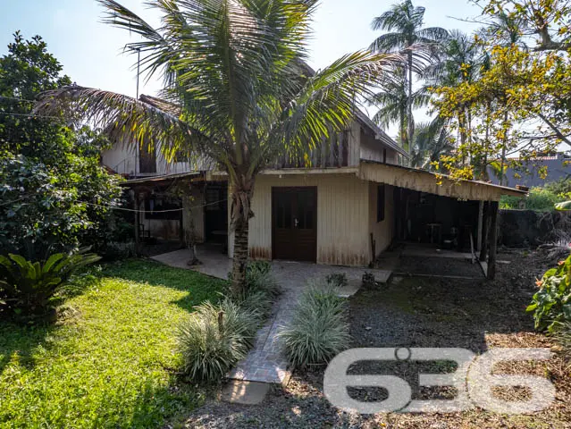VENDE-SE DUAS CASAS EM MINI CHÁCARA A 300M DA LAGO