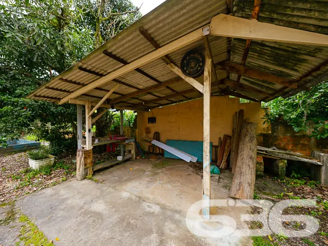 VENDE-SE DUAS CASAS EM MINI CHÁCARA A 300M DA LAGO