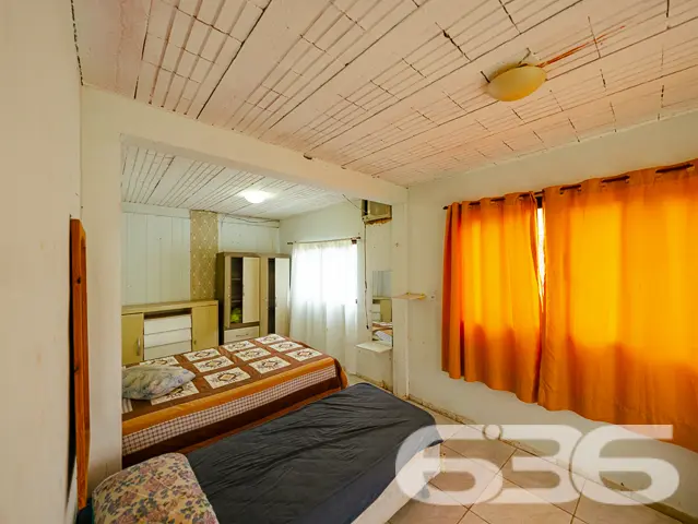 VENDE-SE DUAS CASAS EM MINI CHÁCARA A 300M DA LAGO