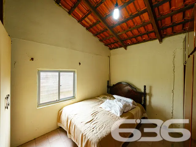 VENDE-SE DUAS CASAS EM MINI CHÁCARA A 300M DA LAGO