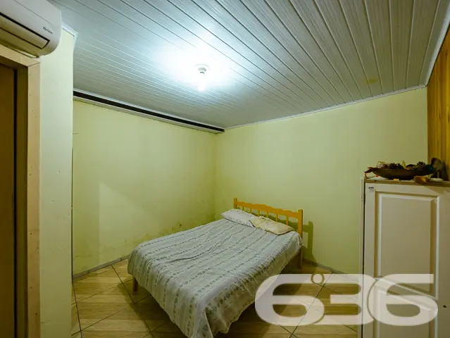 VENDE-SE DUAS CASAS EM MINI CHÁCARA A 300M DA LAGO