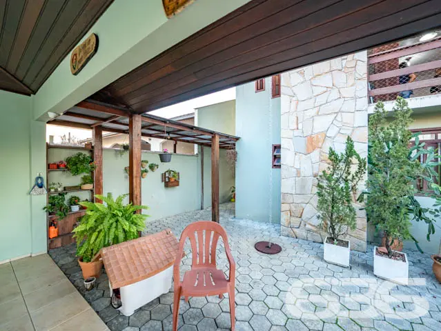 SOBRADO COM SUĂTE + QUARTO NO BAIRRO COSTA E SILVA