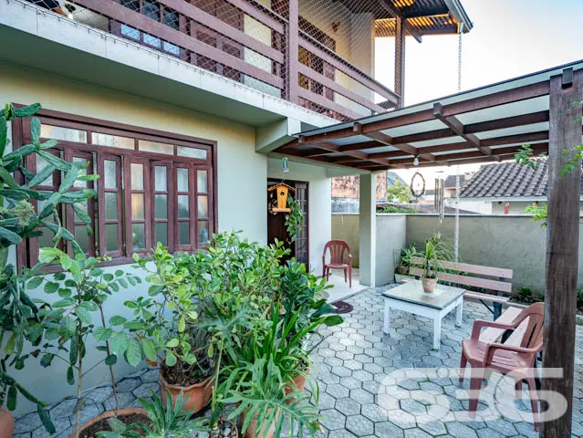 SOBRADO COM SUĂTE + QUARTO NO BAIRRO COSTA E SILVA
