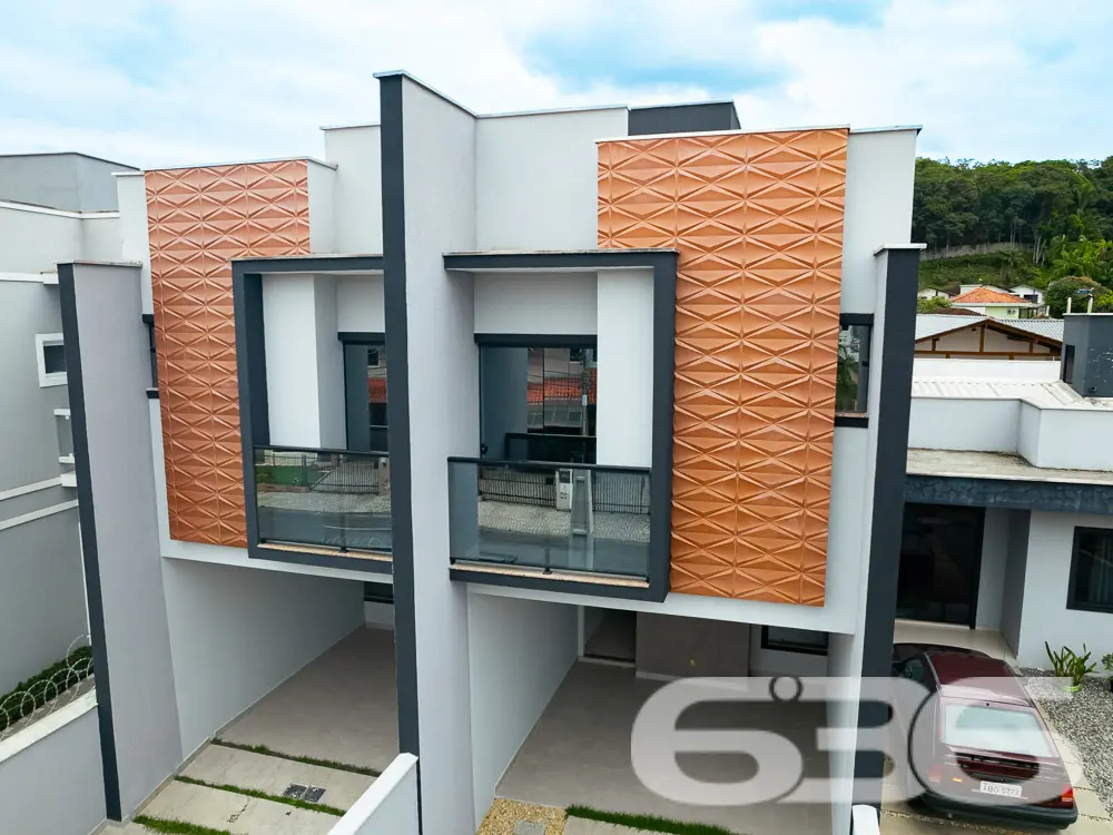 EXCELENTE SOBRADO COM SUÍTE + 2 QUARTOS NO BAIRRO