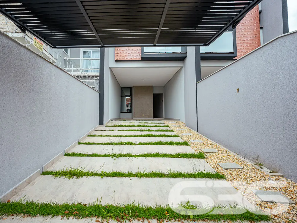 EXCELENTE SOBRADO COM SUÍTE + 2 QUARTOS NO BAIRRO