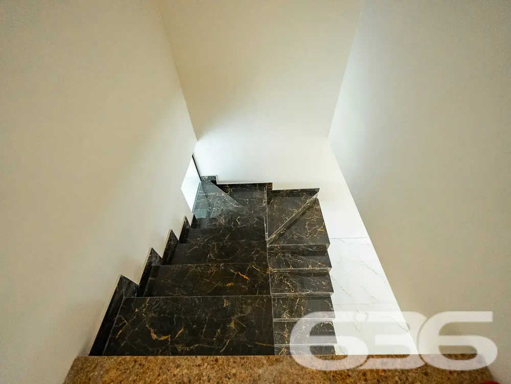 EXCELENTE SOBRADO COM SUÍTE + 2 QUARTOS NO BAIRRO
