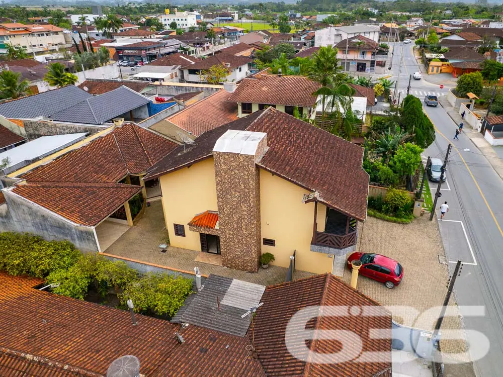 INVISTA NESTE IMÓVEL NO BAIRRO MORRO DO MEIO!
Apr