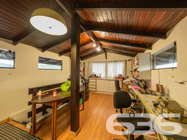 VENDE-SE SOBRADO COM 3 SUÍTES NO PARQUE GUARANI!