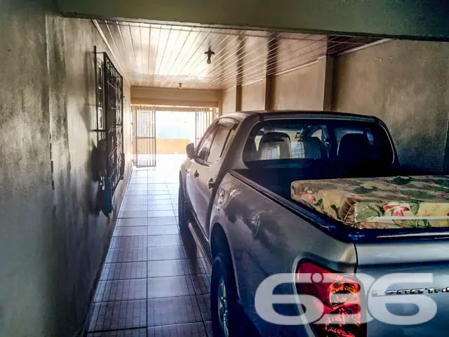 RESIDÊNCIA AMPLA COM 5 DORMITÓRIOS E VISTA PARA A